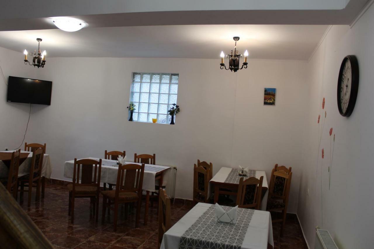 Casuta De Langa Padure Hotel Moeciu De Sus Exterior photo